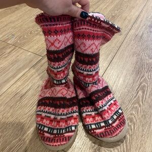 Muk Luks Pink and Red Patterned Slipper Socks